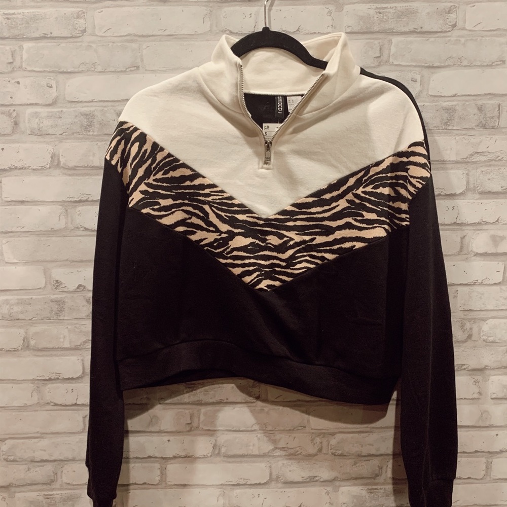 H&M cropped 1/4 zip sweatshirt